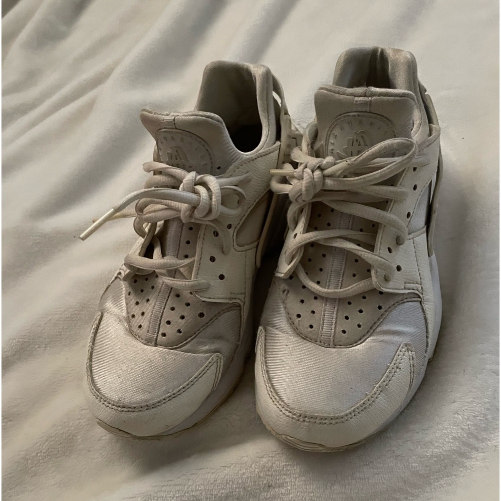 Size 6.5W white huarache